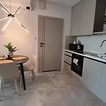 아파트 Towarowa Nature Apartment, Free Parking, Air-conditioning, Self Check-in 24h