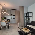 아파트 Towarowa Nature Apartment, Free Parking, Air-conditioning, Self Check-in 24h