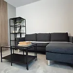아파트 Towarowa Nature Apartment, Free Parking, Air-conditioning, Self Check-in 24h *