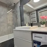 Towarowa Nature Apartment, Free Parking, Air-conditioning, Self Check-in 24h