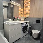 아파트 Towarowa Nature Apartment, Free Parking, Air-conditioning, Self Check-in 24h
