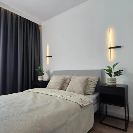 Towarowa Nature Apartment, Free Parking, Air-conditioning, Self Check-in 24h Апартаменти Познань