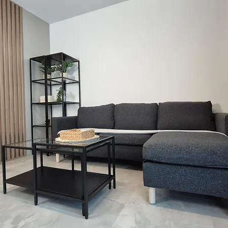 아파트 Towarowa Nature Apartment, Free Parking, Air-conditioning, Self Check-in 24h *