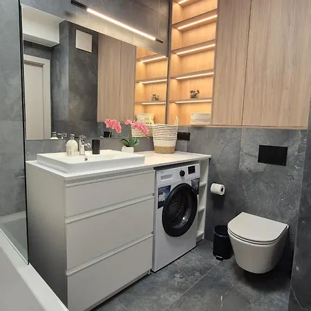 아파트 Towarowa Nature Apartment, Free Parking, Air-conditioning, Self Check-in 24h