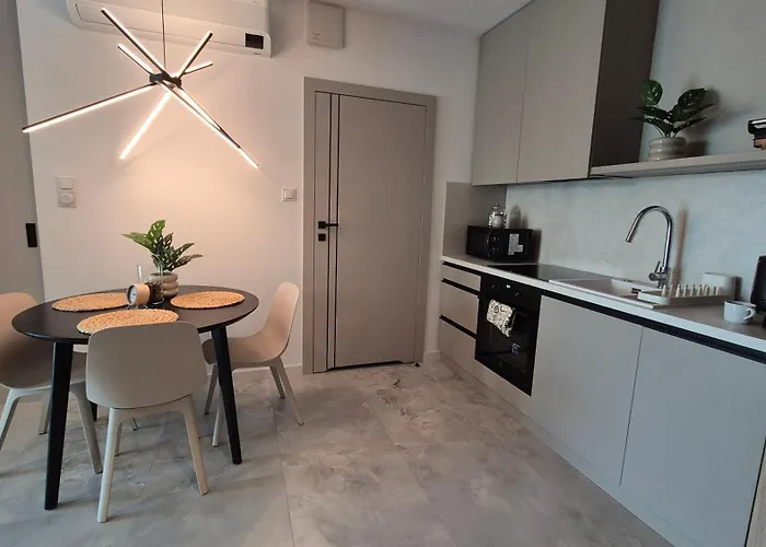 아파트 Towarowa Nature Apartment, Free Parking, Air-conditioning, Self Check-in 24h