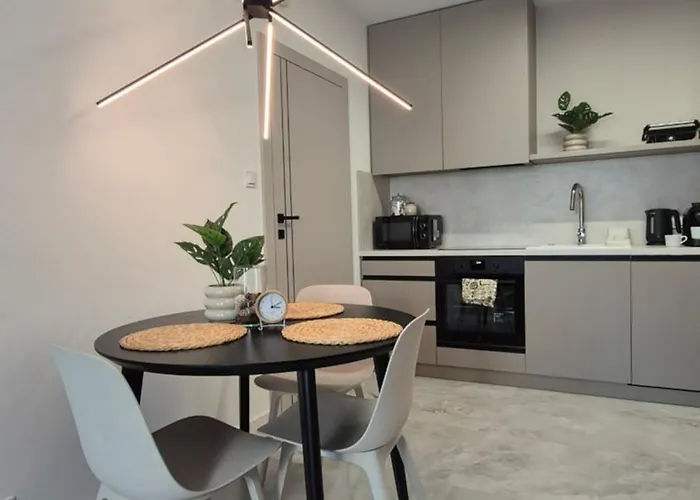 Towarowa Nature Apartment, Free Parking, Air-conditioning, Self Check-in 24h 포즈난